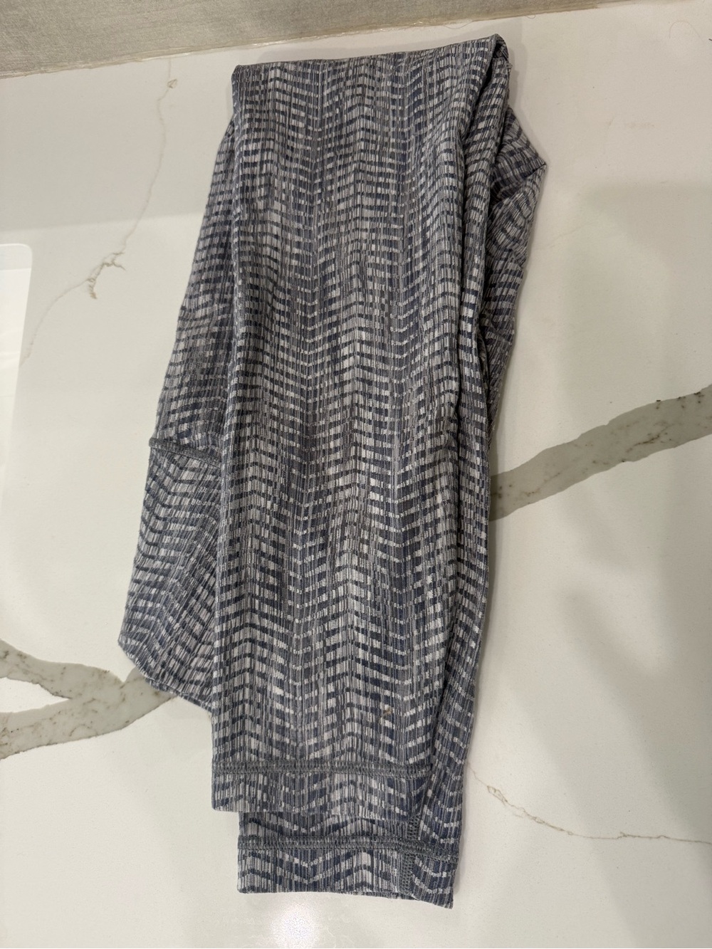 Lululemon size 6, 25 inch legging